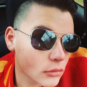 Meet your Posher, Jonathan